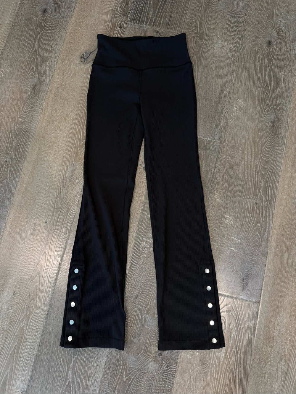 Athleta Black Snap-Detail straight Leg Yoga Pants